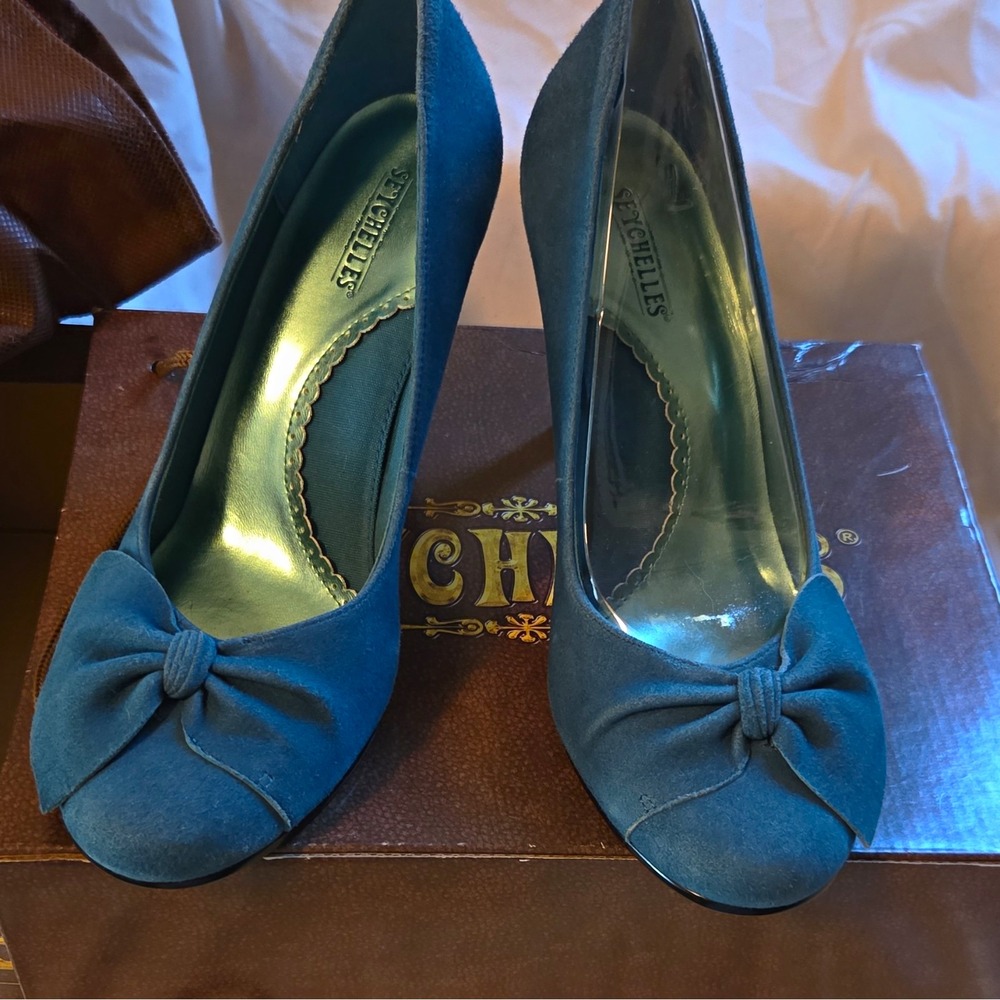 Seychelles Blue Suede Bow Round Toe Slip-On Pump Heel, Women's US 7